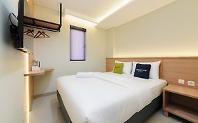 Urbanview Greenville Jakarta